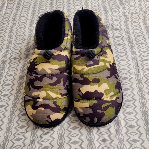 Men's Camouflage slippers. Size 11 - 12. - Picture 1 of 7